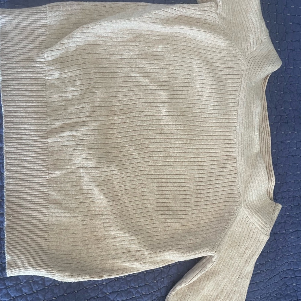 Women's light pink Sweater